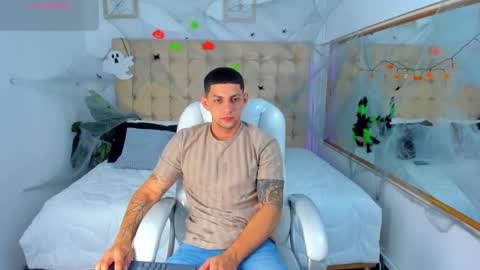 Snapshot of alex_cute77 chatting on 9, 10, 2025 alex online show from 9, 10, 2025