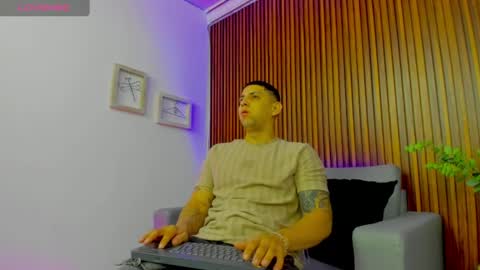 Snapshot of alex_cute77 chatting on 22, 4, 2026 alex online show from 22, 4, 2026