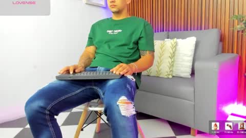 Snapshot of alex_cute77 chatting on 13, 5, 2026 alex online show from 13, 5, 2026