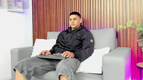Snapshot of alex_cute77 chatting on 19, 5, 2026 alex online show from 19, 5, 2026