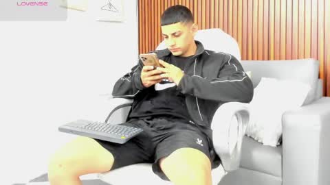 Snapshot of alex_cute77 chatting on 23, 5, 2026 alex online show from 23, 5, 2026