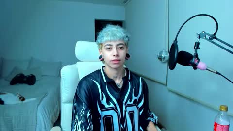 Snapshot of alex_poett chatting on 10, 2, 2026 Residente0xxx online show from 10, 2, 2026