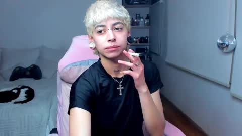 Snapshot of alex_poett chatting on 3, 3, 2026 Residente0xxx online show from 3, 3, 2026