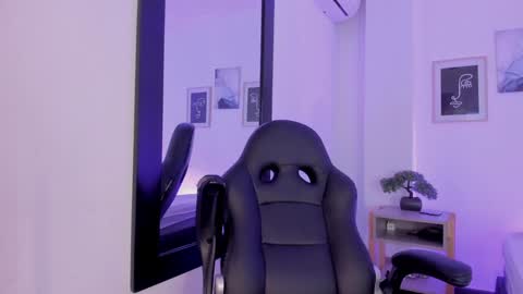 Alexa Millers online show from 6, 2, 2025