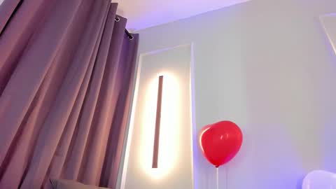 Alexa Millers online show from 15, 2, 2025