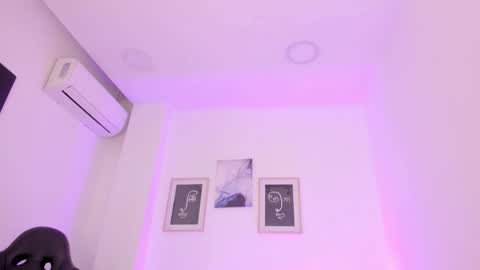 Alexa Millers online show from 25, 2, 2025