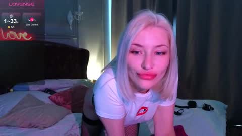 Snapshot of alexa_novak chatting on 11, 9, 2025 Alexa online show from 11, 9, 2025