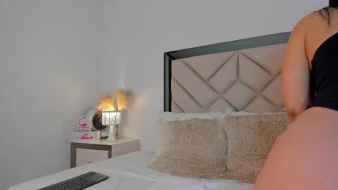 Snapshot of alexa_tobar chatting on 12, 10, 2025 alexa_tobar online show from 12, 10, 2025