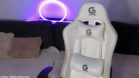 Snapshot of alexaaimee chatting on 2, 3, 2026 Alexa online show from 2, 3, 2026