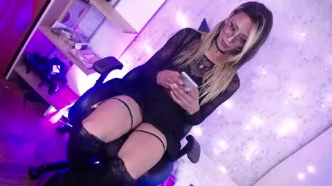 alexaavandercloude online show from 16, 4, 2026
