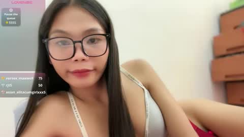 Snapshot of alexaloove chatting on 29, 4, 2026 alexa online show from 29, 4, 2026