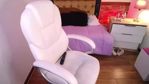 Snapshot of alexamoon__ chatting on 15, 2, 2025 Alexa Moon online show from 15, 2, 2025