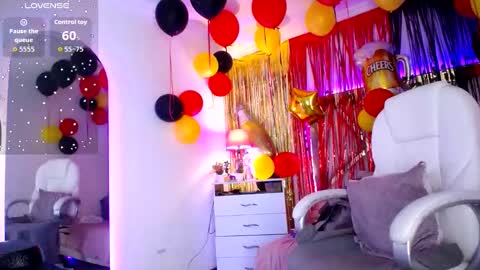 Snapshot of alexamoon__ chatting on 3, 10, 2025 Alexa Moon online show from 3, 10, 2025