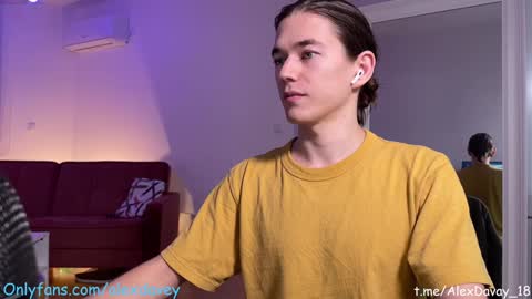 Snapshot of alexdavey chatting on 25, 1, 2025 online show from 25, 1, 2025