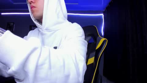 alexgiraldo__ online show from 29, 10, 2025