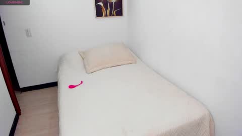Snapshot of alexia_dussan chatting on 2, 10, 2025 alexia_dussan online show from 2, 10, 2025