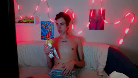 Snapshot of alexnaughty14 chatting on 8, 10, 2025 alexnaughty14 online show from 8, 10, 2025