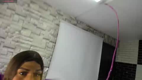 Snapshot of alexxa_marquez chatting on 6, 4, 2026 Alexxa Marquez online show from 6, 4, 2026