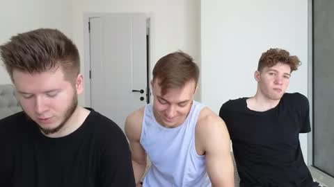 Snapshot of alexxx_d chatting on 4, 7, 2026 AlexDimaIgor online show from 4, 7, 2026