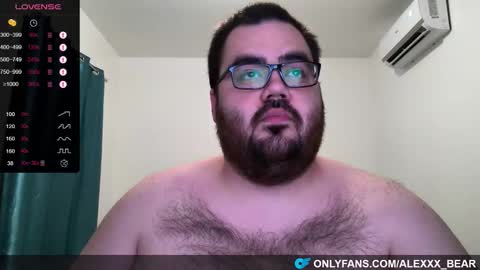 Snapshot of alexxxbear chatting on 17, 12, 2025 alexxxbear online show from 17, 12, 2025