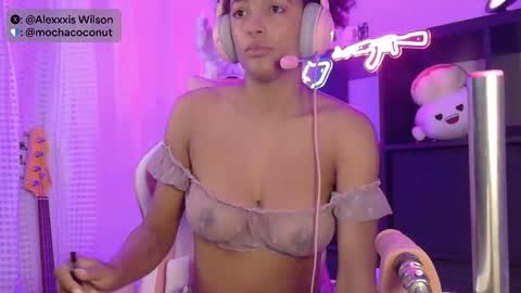 Snapshot of alexxxiswilson chatting on 15, 9, 2025 Alexis Wilson online show from 15, 9, 2025