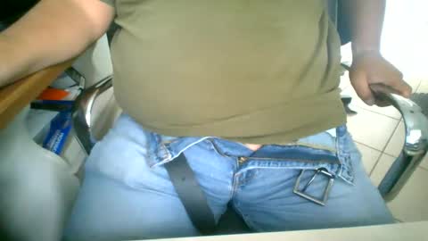 Snapshot of alfonsogomez110 chatting on 5, 6, 2026 Alfonso Gomez online show from 5, 6, 2026
