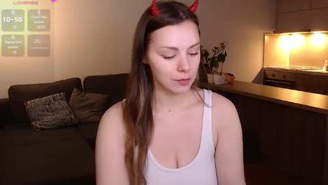 Snapshot of ali_cooper chatting on 2, 11, 2025 Alison online show from 2, 11, 2025