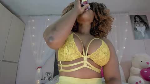 Snapshot of aliana_ross chatting on 27, 1, 2025 aliana_ross online show from 27, 1, 2025