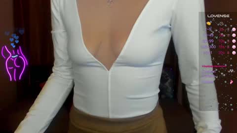 Snapshot of alianna_solo_kiss chatting on 5, 1, 2025 Alianna online show from 5, 1, 2025