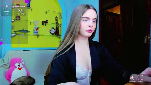 Snapshot of alicanewlove chatting on 29, 4, 2026 alice online show from 29, 4, 2026
