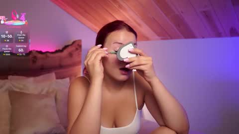 Snapshot of alice_bess chatting on 11, 9, 2025 Alice.....Welcome to my room Lets get to know each other better and have an unforgettable time online show from 11, 9, 2025
