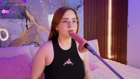 Snapshot of alice_cute77 chatting on 1, 7, 2026 Mey online show from 1, 7, 2026