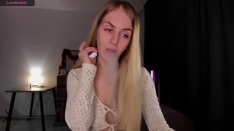 alice_dias online show from 26, 12, 2024