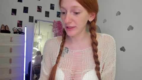 Snapshot of alice_ginger chatting on 19, 5, 2026 Hello im Alice online show from 19, 5, 2026