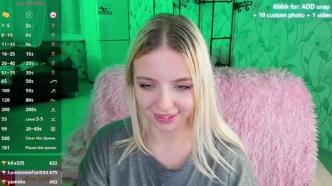 Snapshot of alice_halle chatting on 9, 12, 2024 alice_halle online show from 9, 12, 2024
