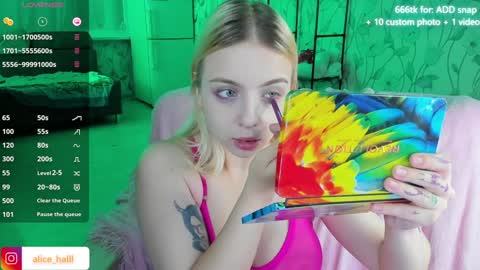 Snapshot of alice_halle chatting on 11, 12, 2024 alice_halle online show from 11, 12, 2024