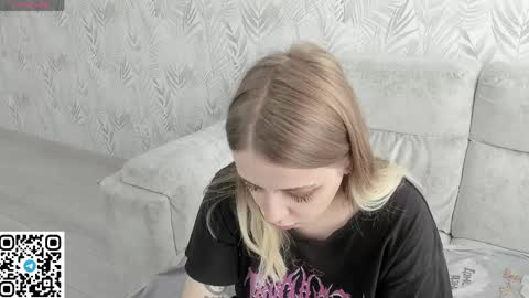 Snapshot of alice_halle chatting on 2, 6, 2026 alice_halle online show from 2, 6, 2026