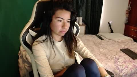 Snapshot of alice_middle01 chatting on 17, 12, 2025 Alice online show from 17, 12, 2025