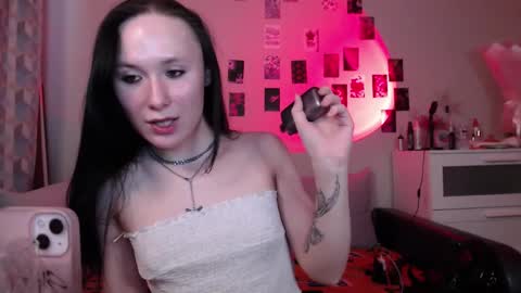 Snapshot of alice_perrez chatting on 6, 3, 2025 Alice and Mike online show from 6, 3, 2025