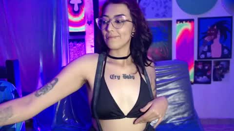 Snapshot of alice_phantom chatting on 21, 1, 2025 online show from 21, 1, 2025