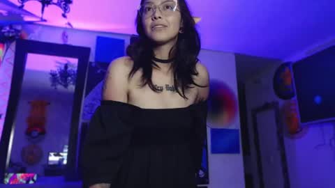 Snapshot of alice_phantom chatting on 23, 1, 2025 online show from 23, 1, 2025