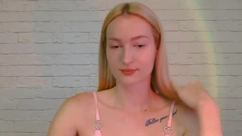 Snapshot of alice_sweet_01 chatting on 12, 6, 2026 Alice online show from 12, 6, 2026