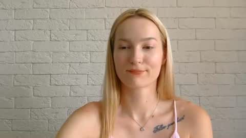 Snapshot of alice_sweet_01 chatting on 19, 6, 2026 Alice online show from 19, 6, 2026