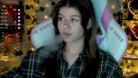 Snapshot of alice_tails chatting on 23, 4, 2026 Alice online show from 23, 4, 2026