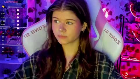 Snapshot of alice_tails chatting on 28, 4, 2026 Alice online show from 28, 4, 2026