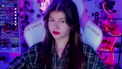 Snapshot of alice_tails chatting on 22, 5, 2026 Alice online show from 22, 5, 2026