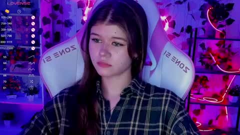 Snapshot of alice_tails chatting on 25, 5, 2026 Alice online show from 25, 5, 2026