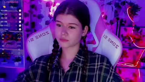 Snapshot of alice_tails chatting on 26, 5, 2026 Alice online show from 26, 5, 2026