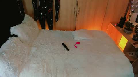 Snapshot of alicebby_bigcock19 chatting on 19, 7, 2026 Alice online show from 19, 7, 2026