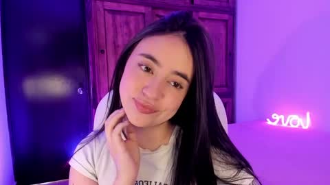 Snapshot of alicee_2 chatting on 2, 12, 2024 Aliceee .. 97YP9VWGZHrefnav wishlist lists 1 online show from 2, 12, 2024